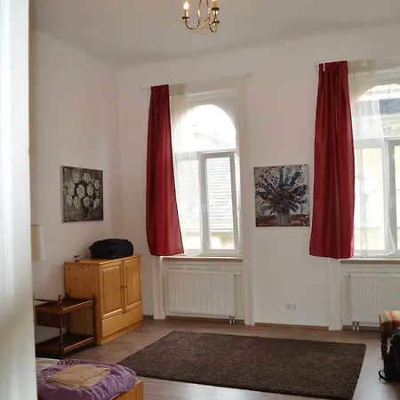 Flower Apartment *