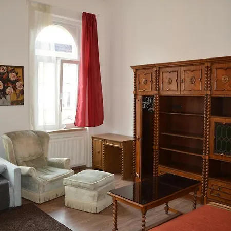 Flower Apartment *